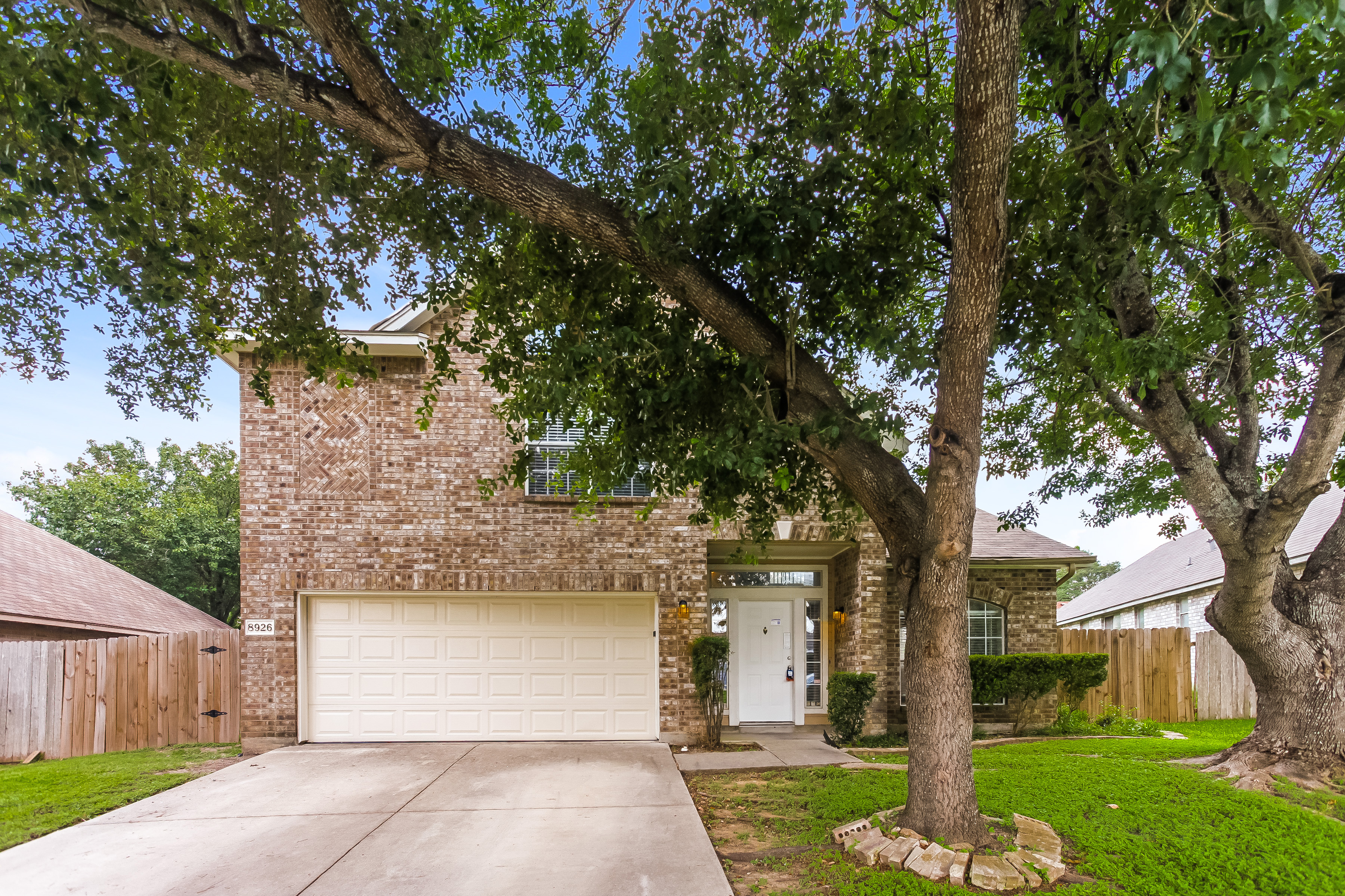 8926 West Crk Converse, TX 78109